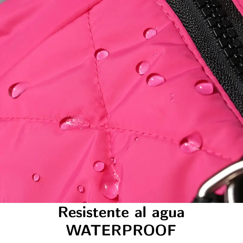 Chaqueta impermeable para mascotas con arnés